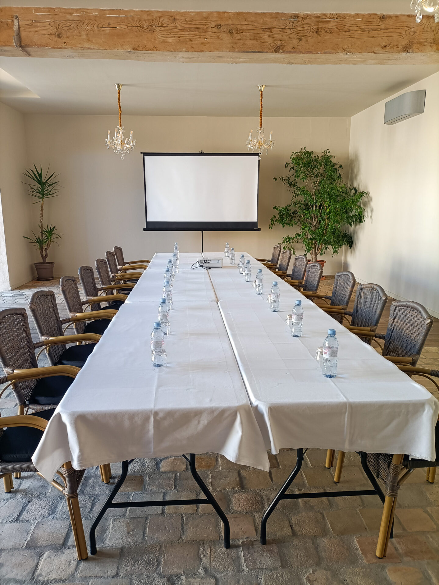 Image 5 espaces intérieurs modulables, pensés pour des sessions de travail optimales. 